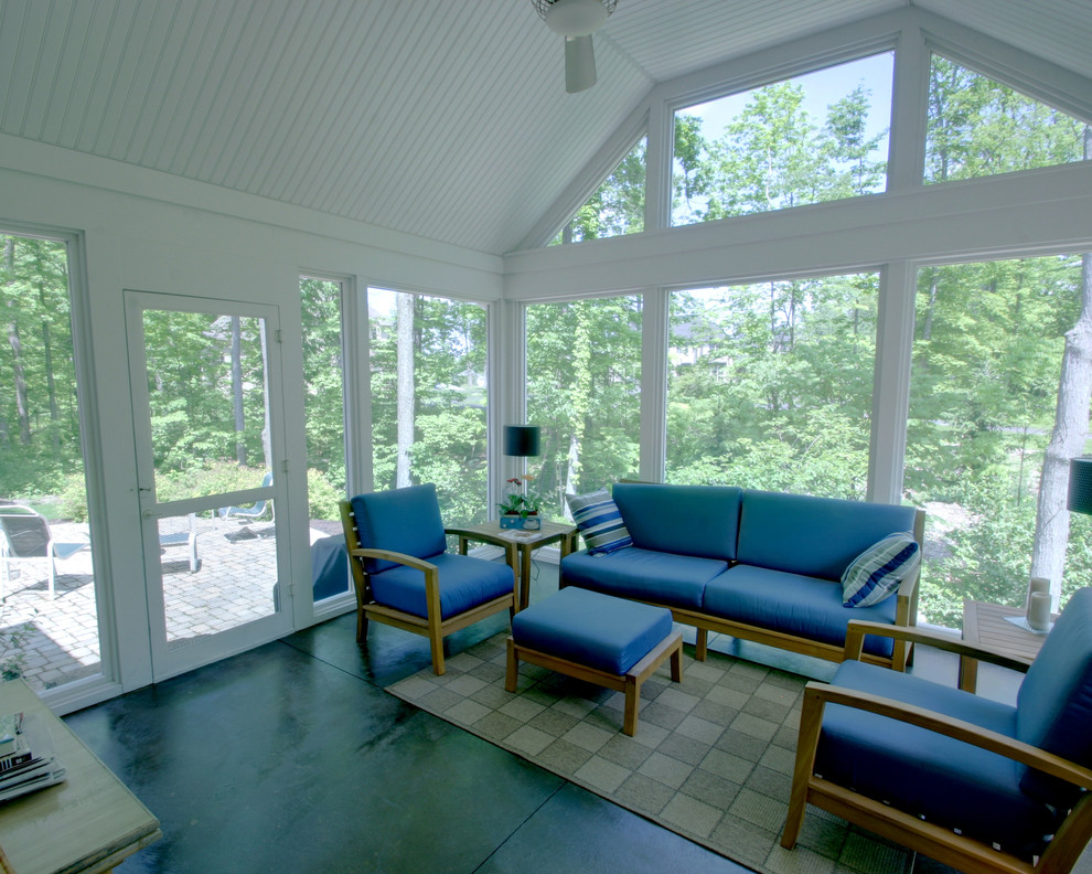 Inspiration for a timeless porch remodel in Columbus