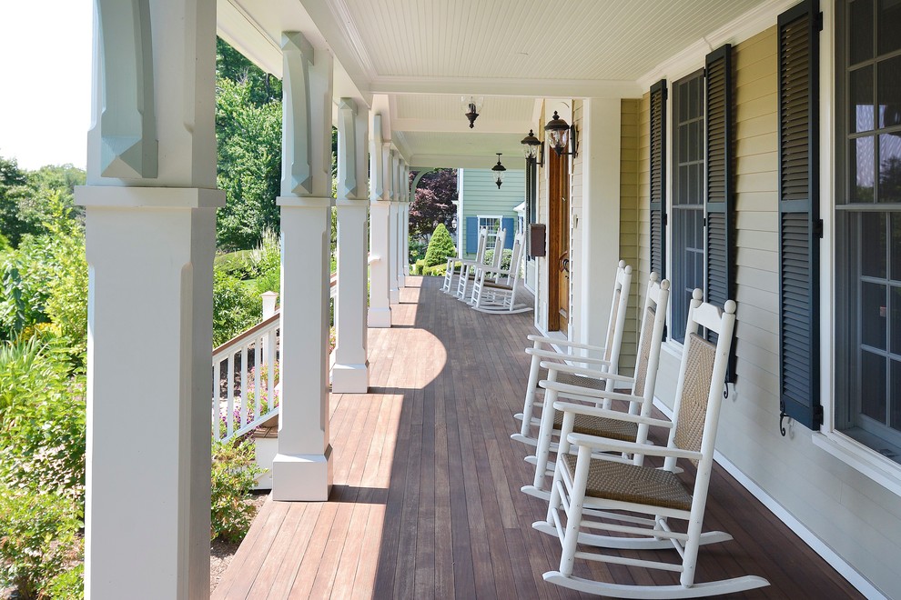 Inspiration for a timeless porch remodel in New York