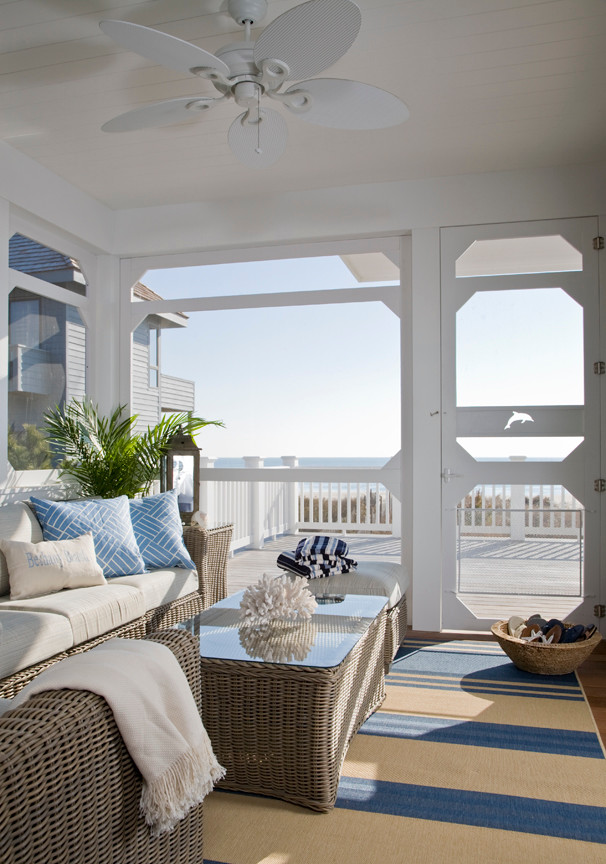 Inspiration for a coastal veranda in Miami.