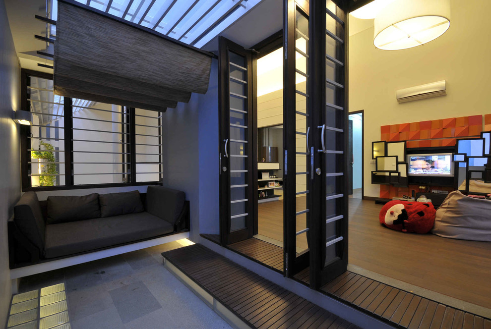 Design ideas for a modern veranda in Other.