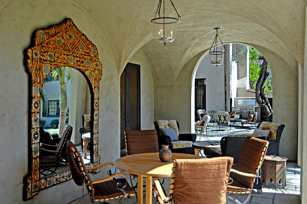 Tuscan porch idea in Los Angeles