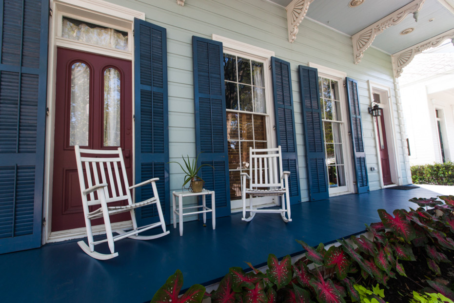 Inspiration for a classic veranda in New Orleans.