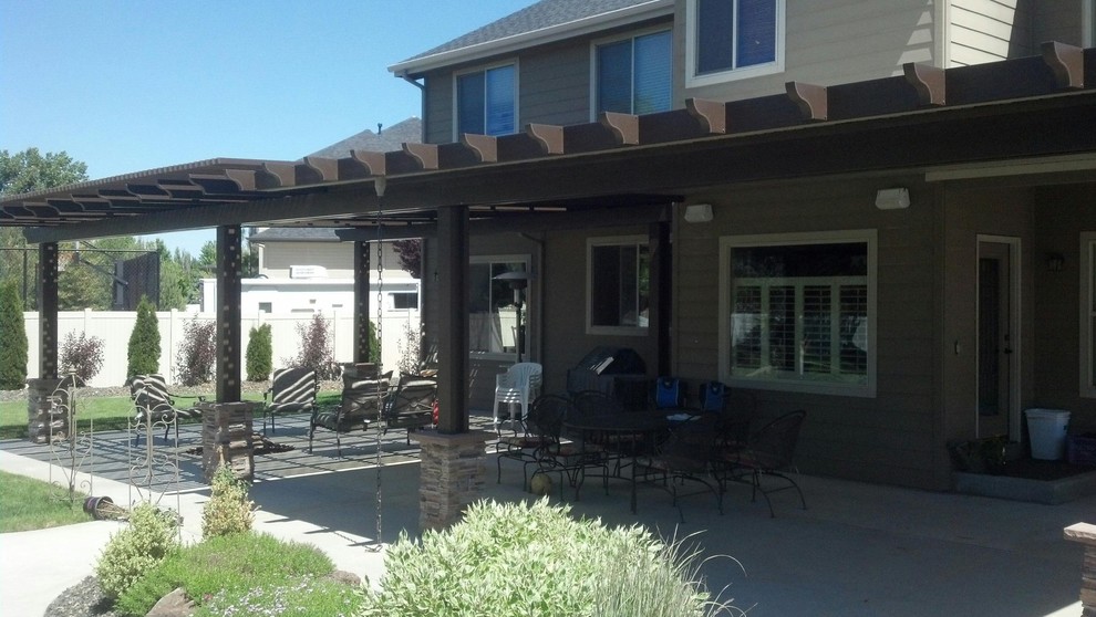 Elegant porch photo in Boise