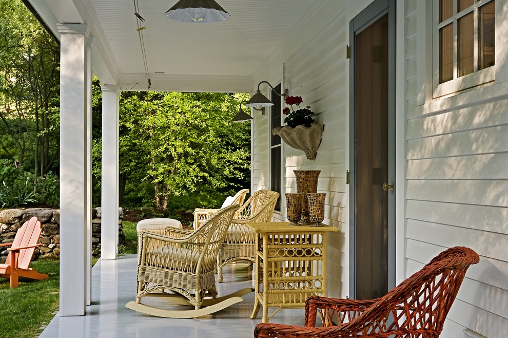 Classic front porch idea in Burlington