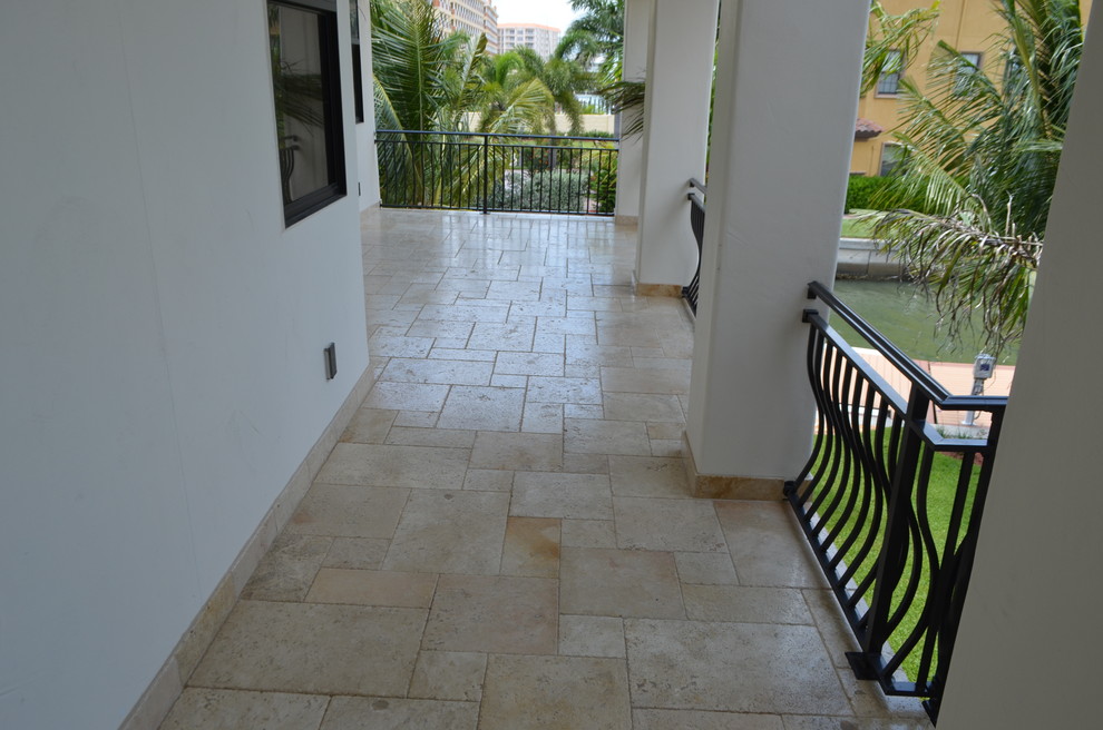 This is an example of a mediterranean veranda in Tampa.