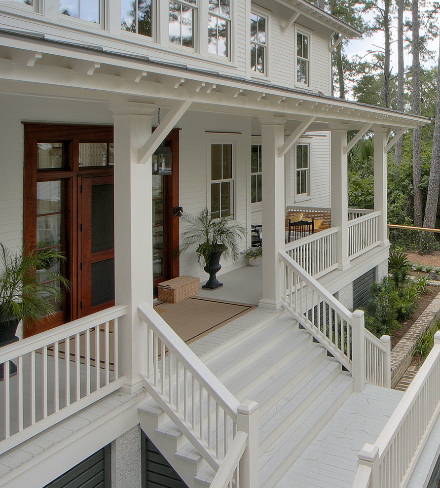 Klassisk inredning av en veranda