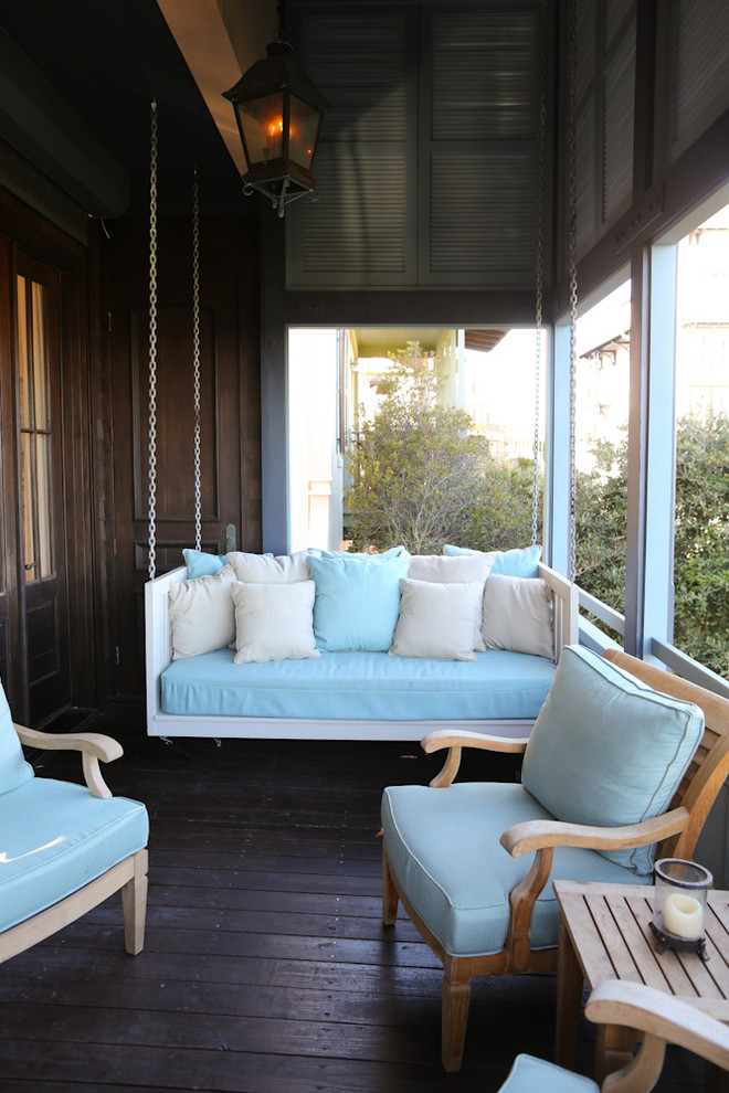 Inspiration for a contemporary porch remodel in Miami