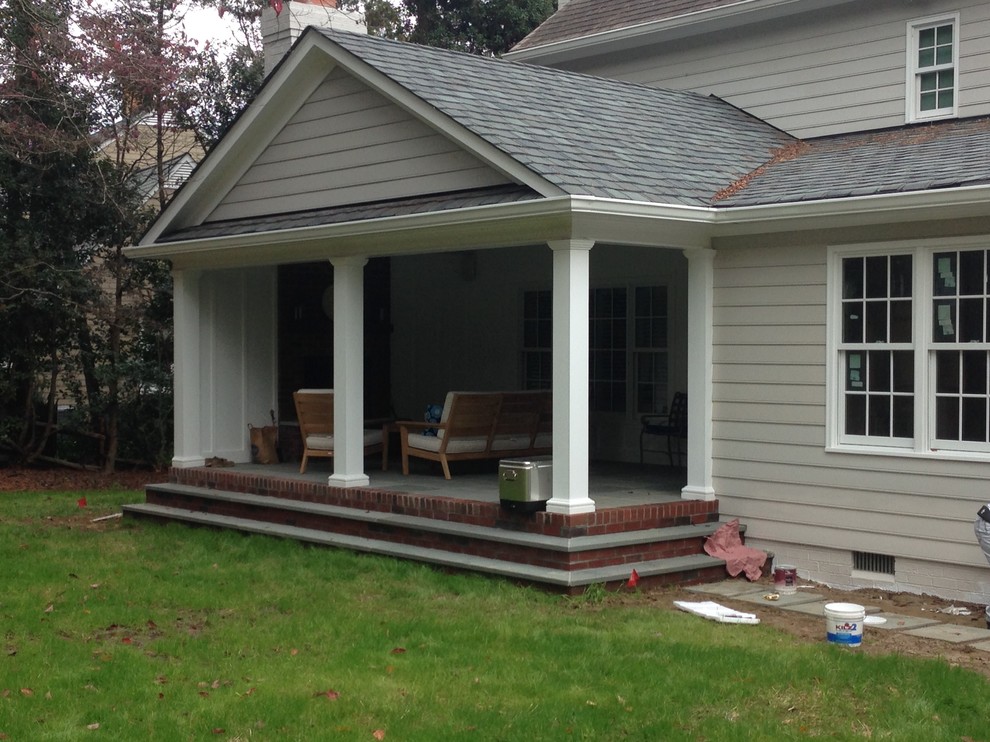 This is an example of a classic veranda in Richmond.
