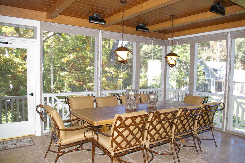 Inspiration for a rustic porch remodel in Milwaukee