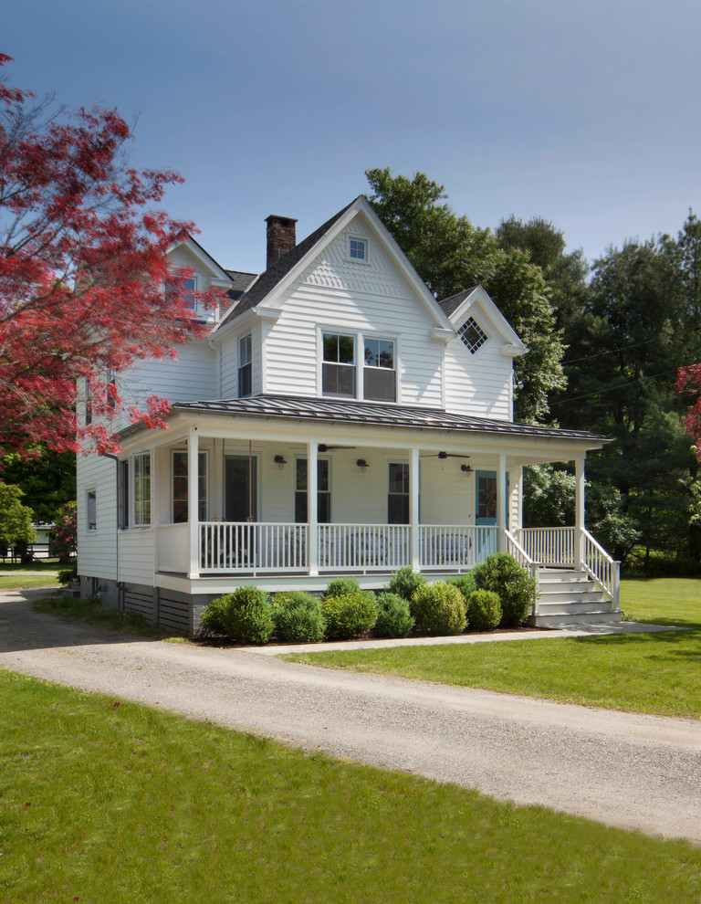Inspiration for a country porch remodel in New York
