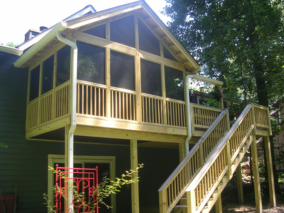 Design ideas for a classic veranda in Atlanta.