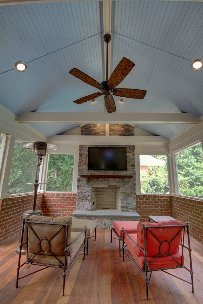 This is an example of a rustic porch design in Richmond.