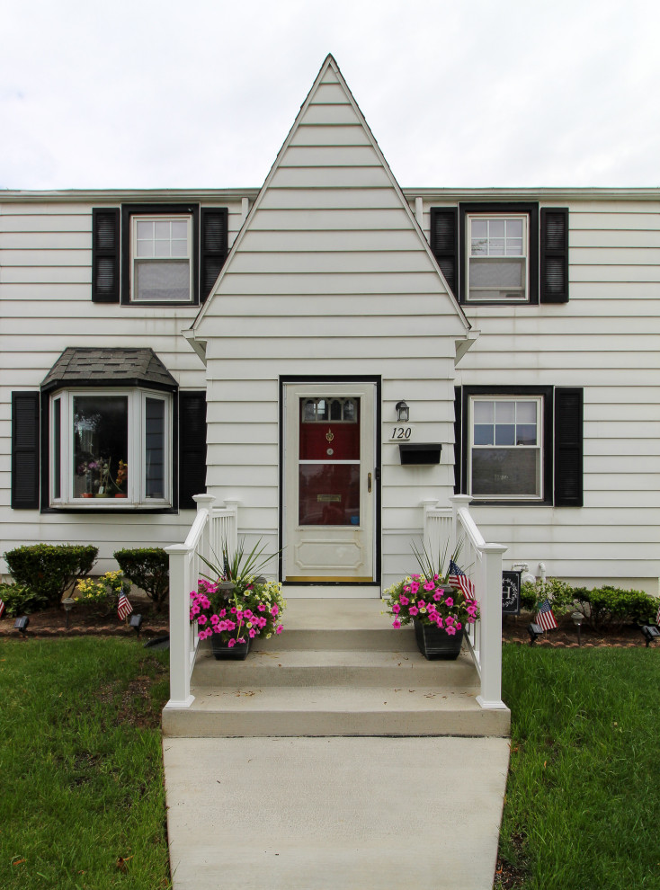 Small Concrete Front Porch Porch New York by Ivy Lea Construction