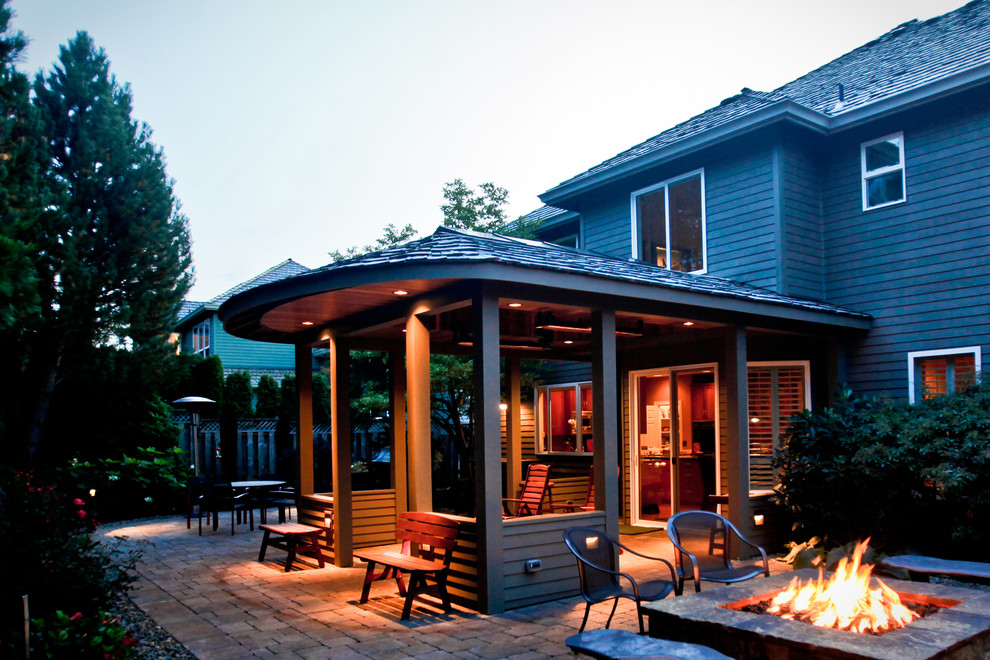 This is an example of a contemporary porch design in Portland.