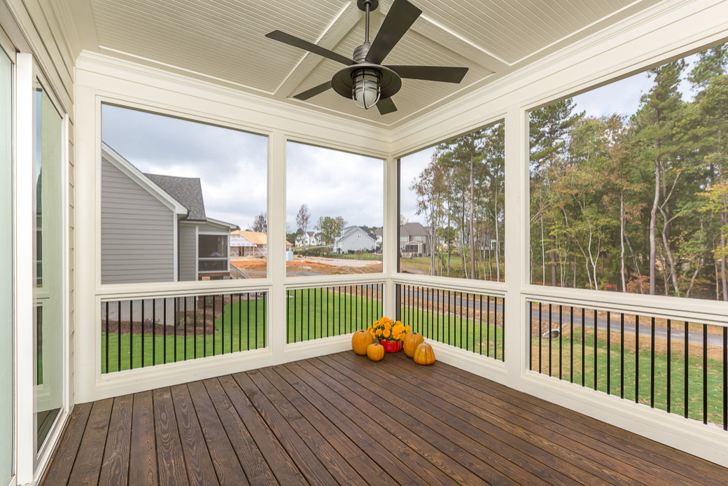 Ideas para terrazas | Diseños de porches cerrados de estilo de casa de  campo - may 2023 | Houzz ES