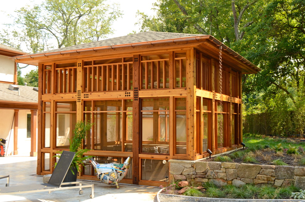 Inspiration for a mid-sized zen back porch remodel in Philadelphia