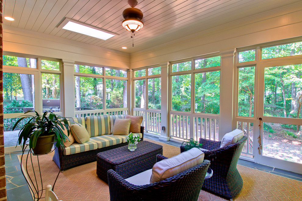 Idéer för vintage verandor, med naturstensplattor och takförlängning