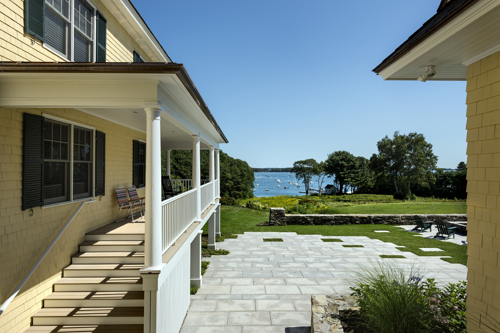 Inspiration for a timeless front porch remodel in Portland Maine