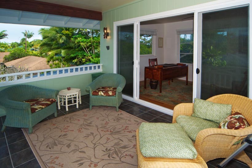 Classic porch idea in Hawaii