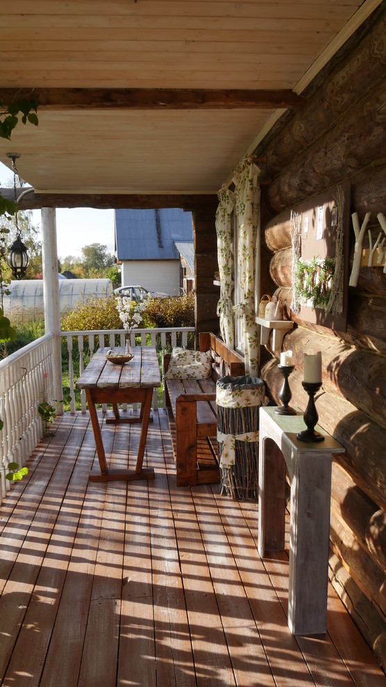 Inredning av en rustik veranda