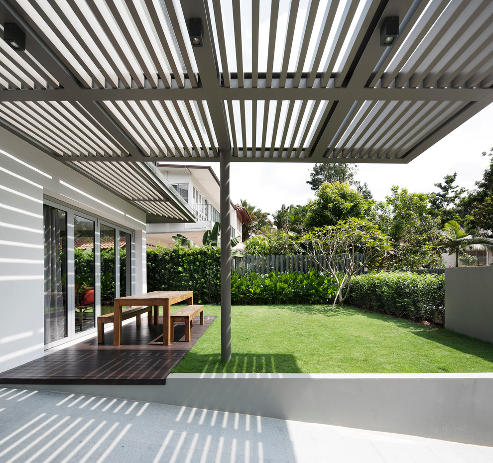 Photo of a contemporary veranda in Singapore.