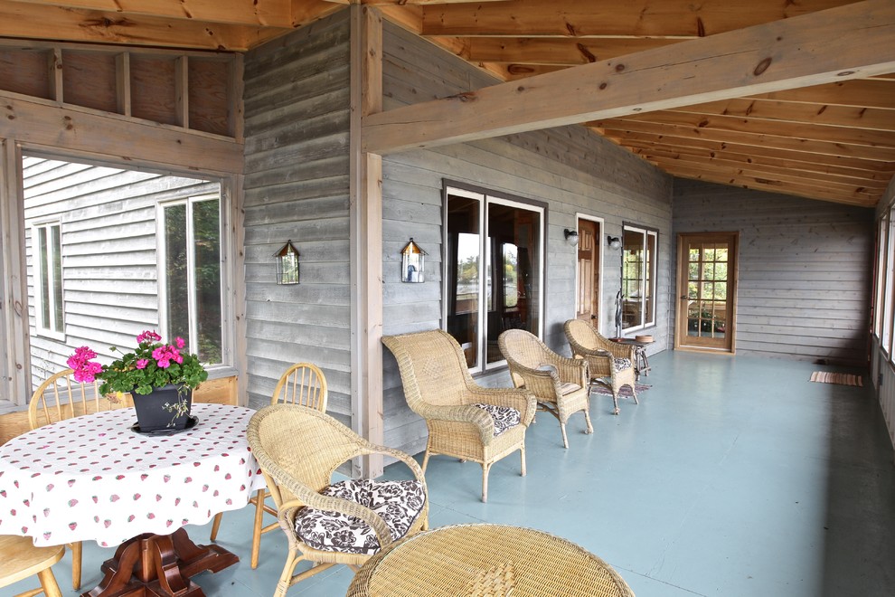 Wrap around deck Traditional Veranda Toronto by Kawartha Lakes