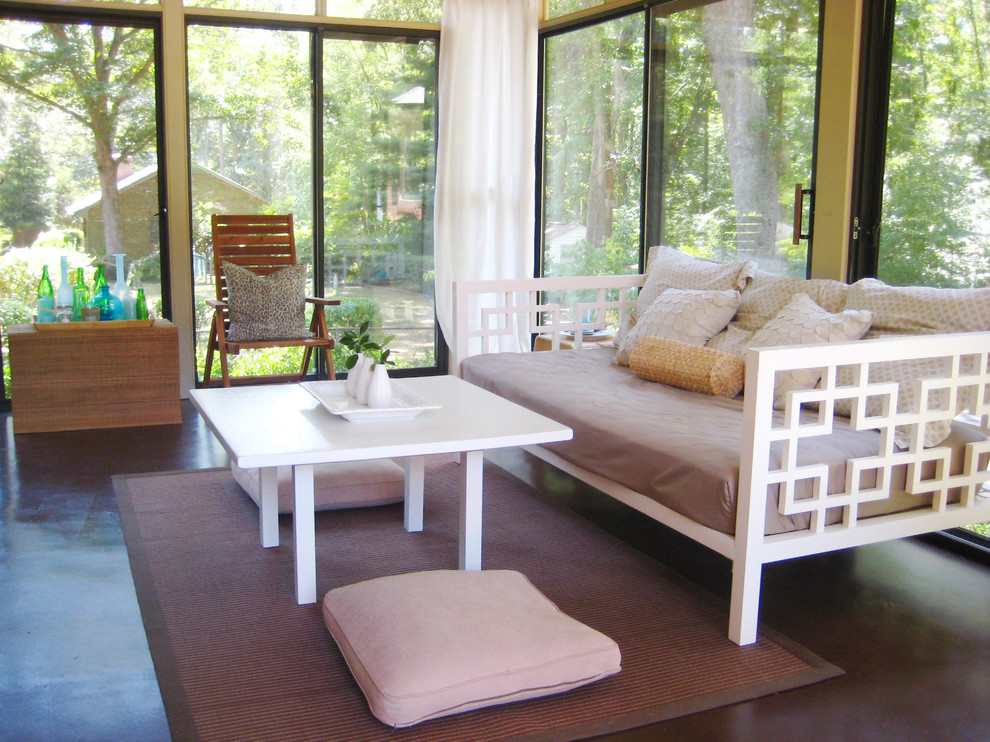 Design ideas for a contemporary veranda in Richmond with all types of cover.