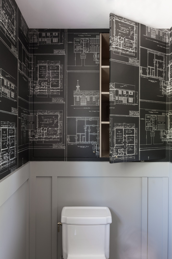 Idéer för små vintage toaletter, med en toalettstol med separat cisternkåpa och grå väggar