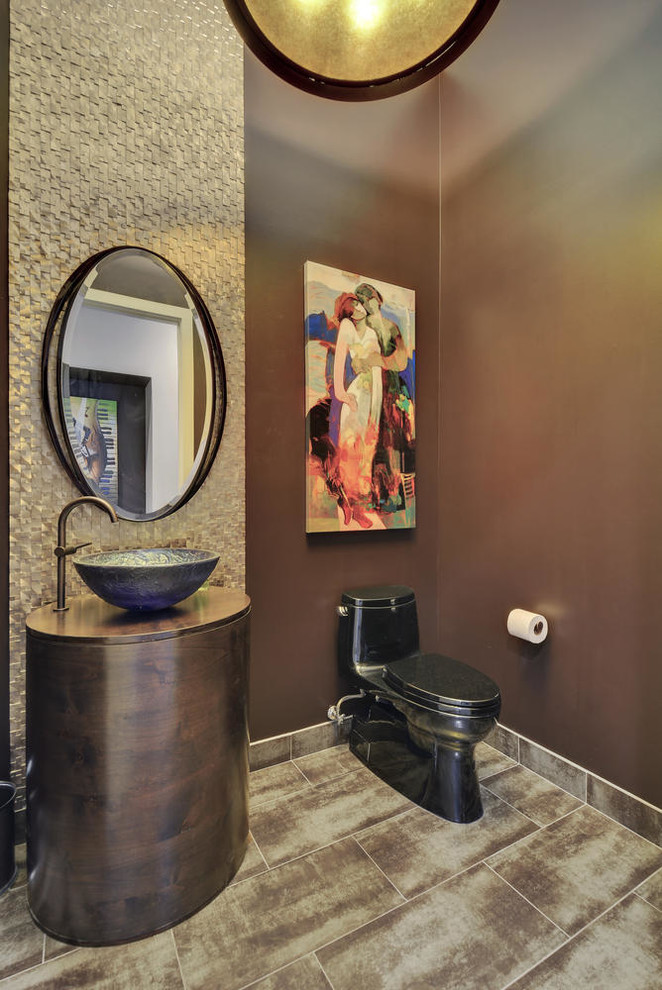 This is an example of a modern cloakroom in Austin.