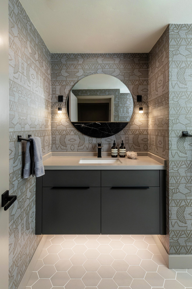 This is an example of a contemporary cloakroom in San Diego.