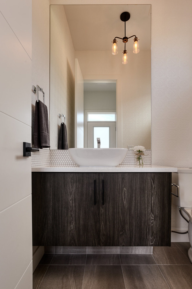 Moderne Gästetoilette in Calgary