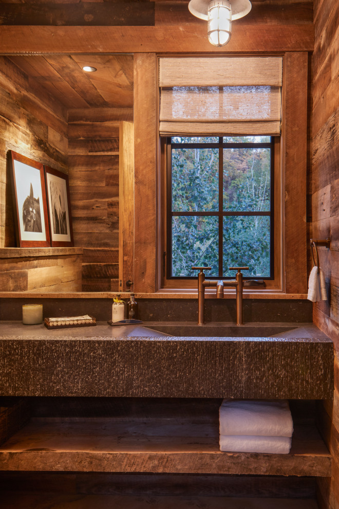 Photo of a rustic cloakroom in Denver.