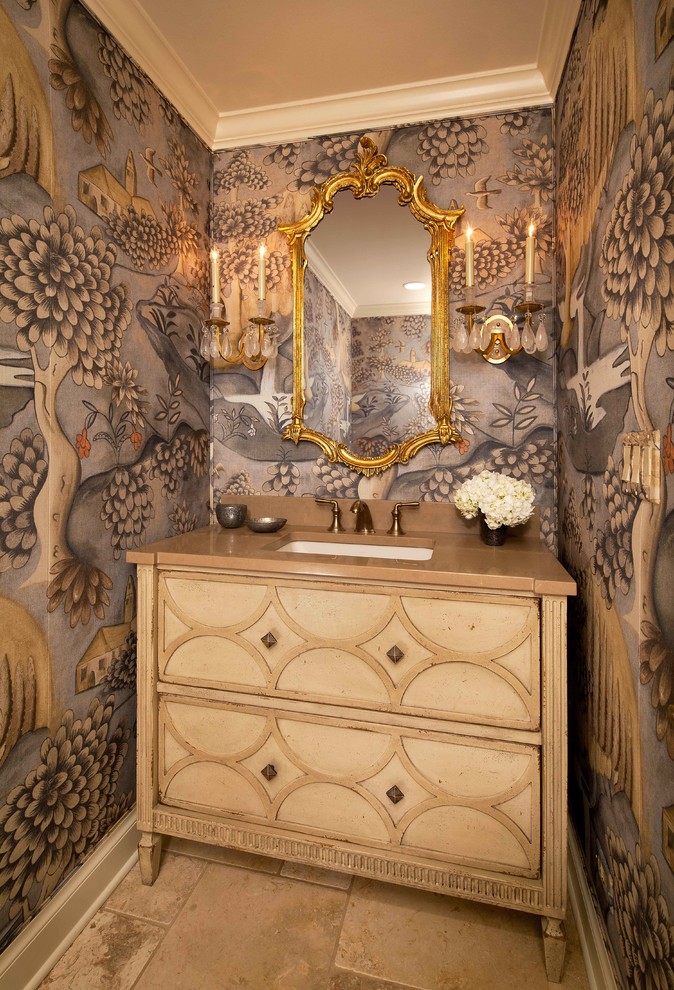 Foto på ett mellanstort vintage brun toalett, med ett undermonterad handfat, beige skåp, flerfärgade väggar, möbel-liknande, klinkergolv i keramik, bänkskiva i kvarts och beiget golv