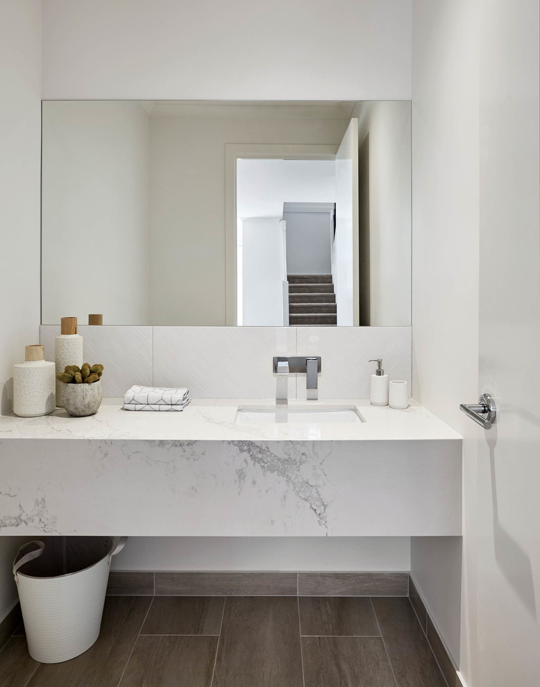 Contemporary cloakroom in Melbourne.