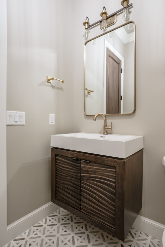 オクラホマシティにあるトランジショナルスタイルのおしゃれなトイレ・洗面所の写真