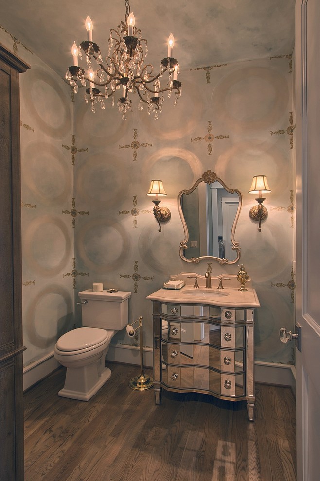 Источник вдохновения для домашнего уюта: туалет среднего размера в стиле кантри с врезной раковиной, раздельным унитазом и синими стенами