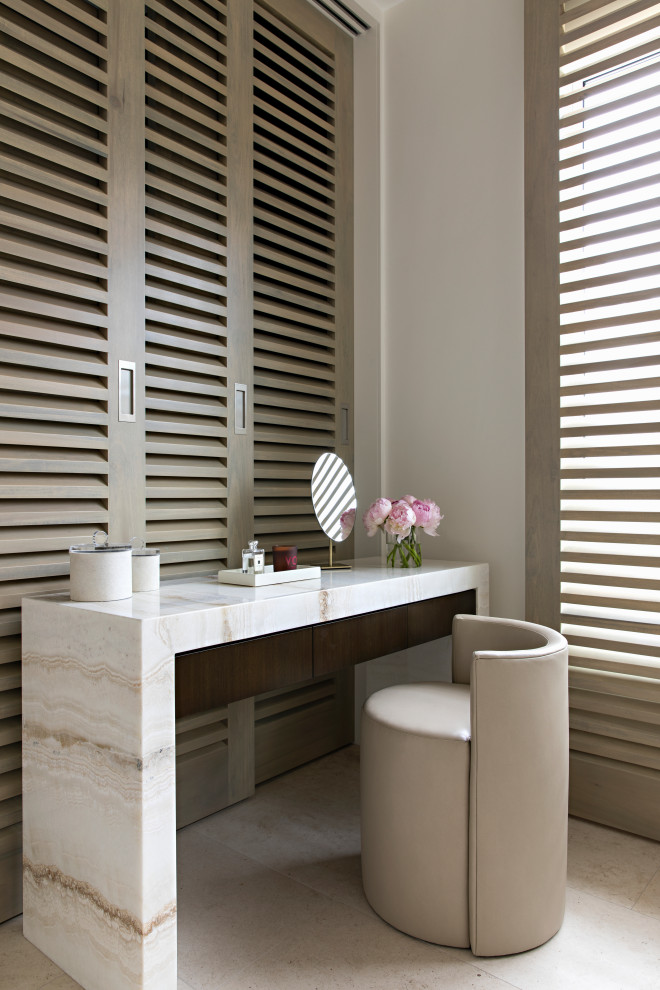 Photo of a contemporary cloakroom in Orange County.