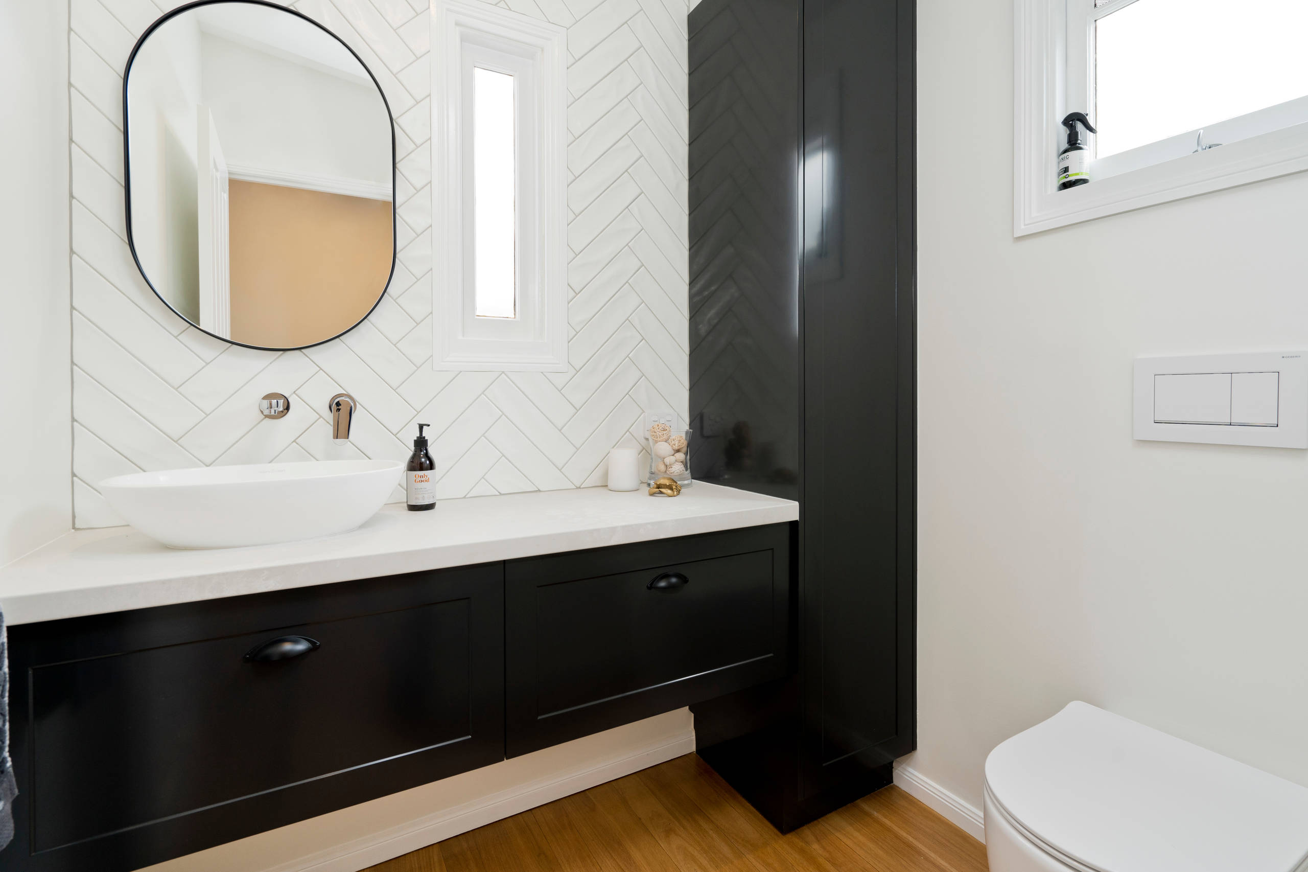 75 Beautiful Subway Tile Light Wood Floor Powder Room Pictures Ideas December 2020 Houzz