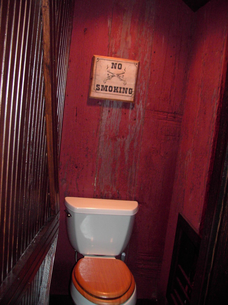 Bild på ett rustikt toalett