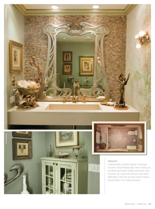 Example of a classic powder room design in Los Angeles