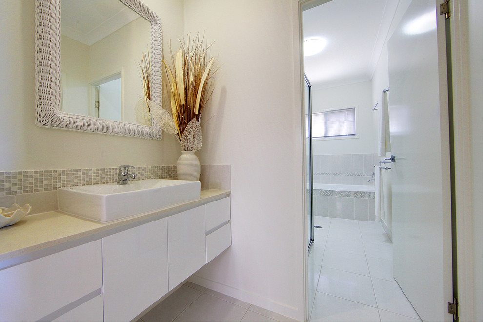 Contemporary cloakroom in Townsville.