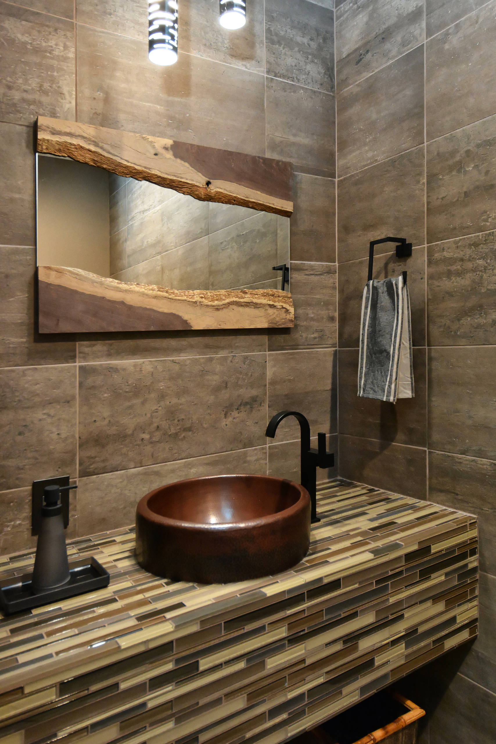 Details 100 wash basin background tiles design ideas