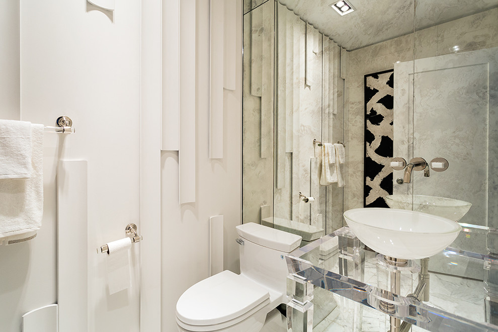 Inspiration for a contemporary cloakroom in Toronto.