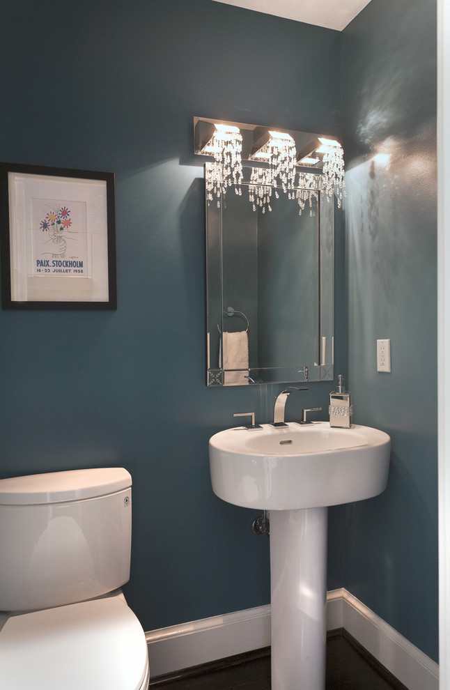 ワシントンD.C.にあるコンテンポラリースタイルのおしゃれなトイレ・洗面所の写真