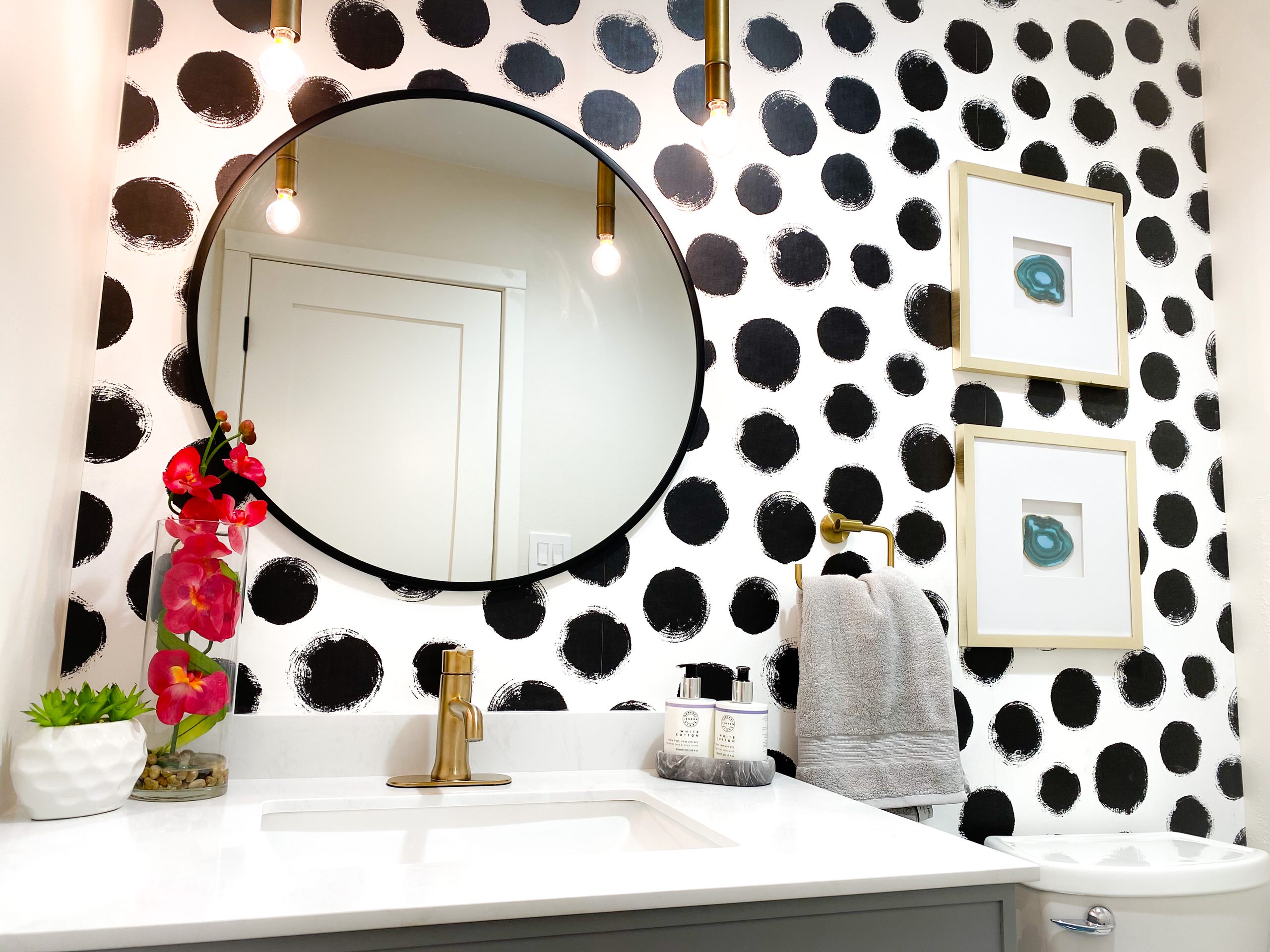 モダンスタイルのおしゃれなトイレ 洗面所 レイズドパネル扉のキャビネット の画像 75選 22年9月 Houzz ハウズ