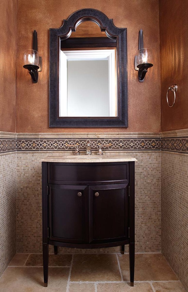 Mittelgroße Klassische Gästetoilette mit Unterbauwaschbecken, profilierten Schrankfronten, schwarzen Schränken, Granit-Waschbecken/Waschtisch, farbigen Fliesen, Mosaikfliesen, bunten Wänden, Travertin und freistehendem Waschtisch in San Francisco