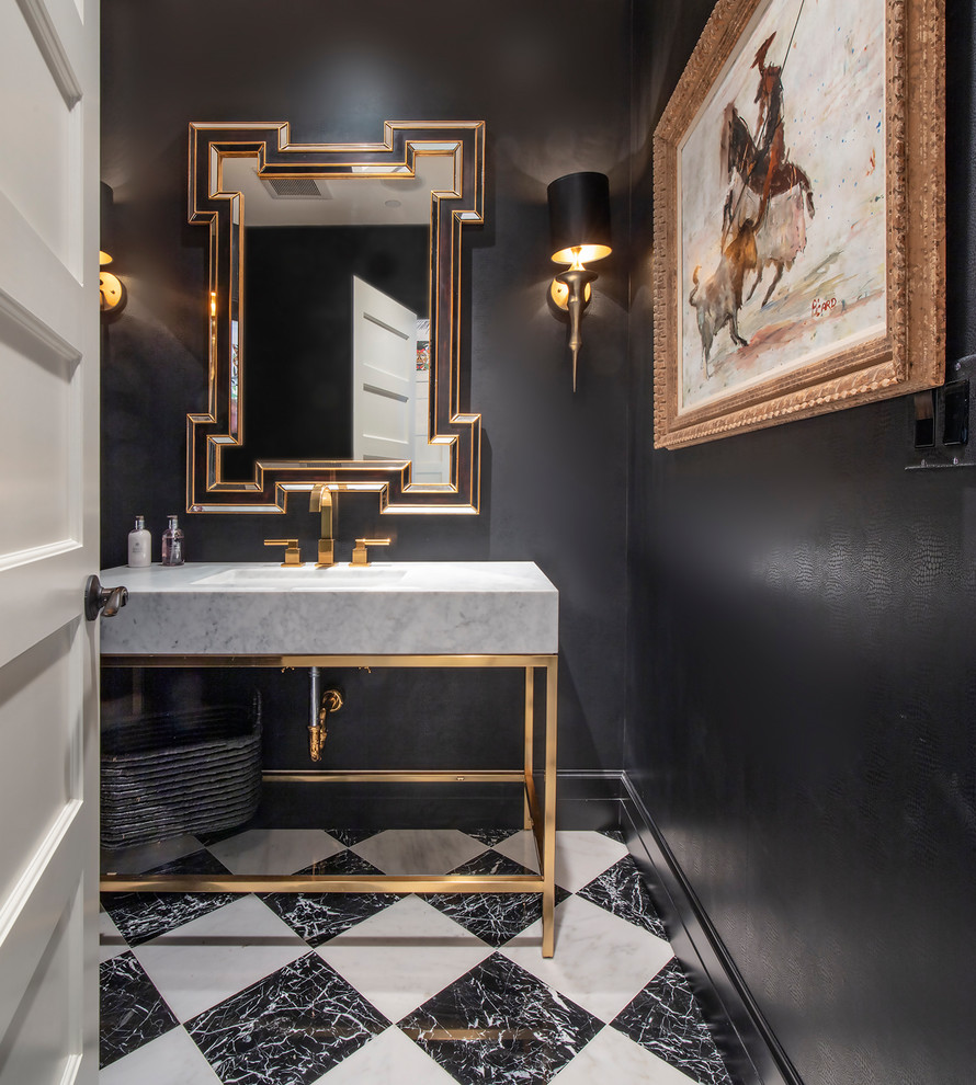 Источник вдохновения для домашнего уюта: туалет в современном стиле с открытыми фасадами, черными стенами, консольной раковиной, разноцветным полом и серой столешницей