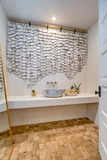 10 Eye Catching Bathroom Accent Walls, Above Shower Surround Ideas