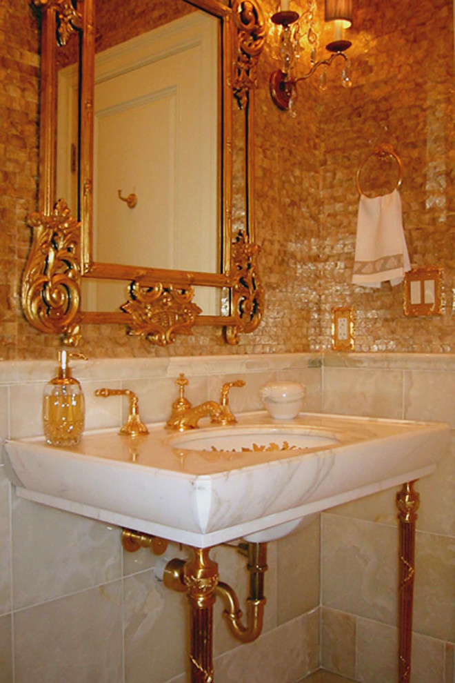 Foto di un bagno di servizio classico di medie dimensioni con top in marmo