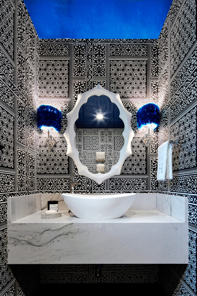 Свежая идея для дизайна: туалет в стиле неоклассика (современная классика) - отличное фото интерьера